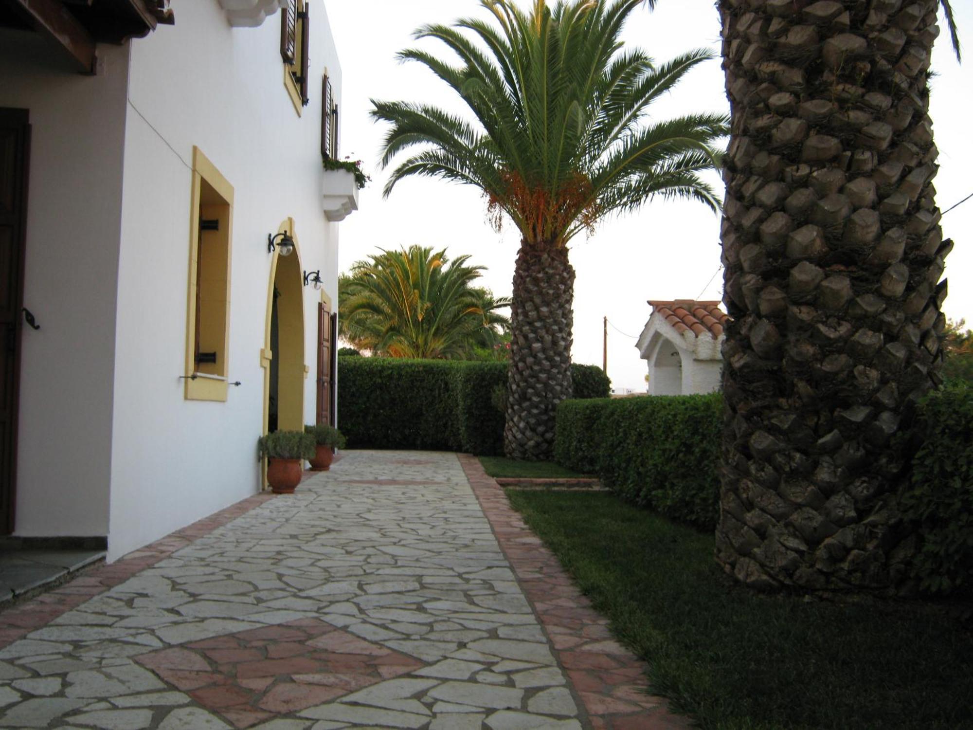 Cerigo House *